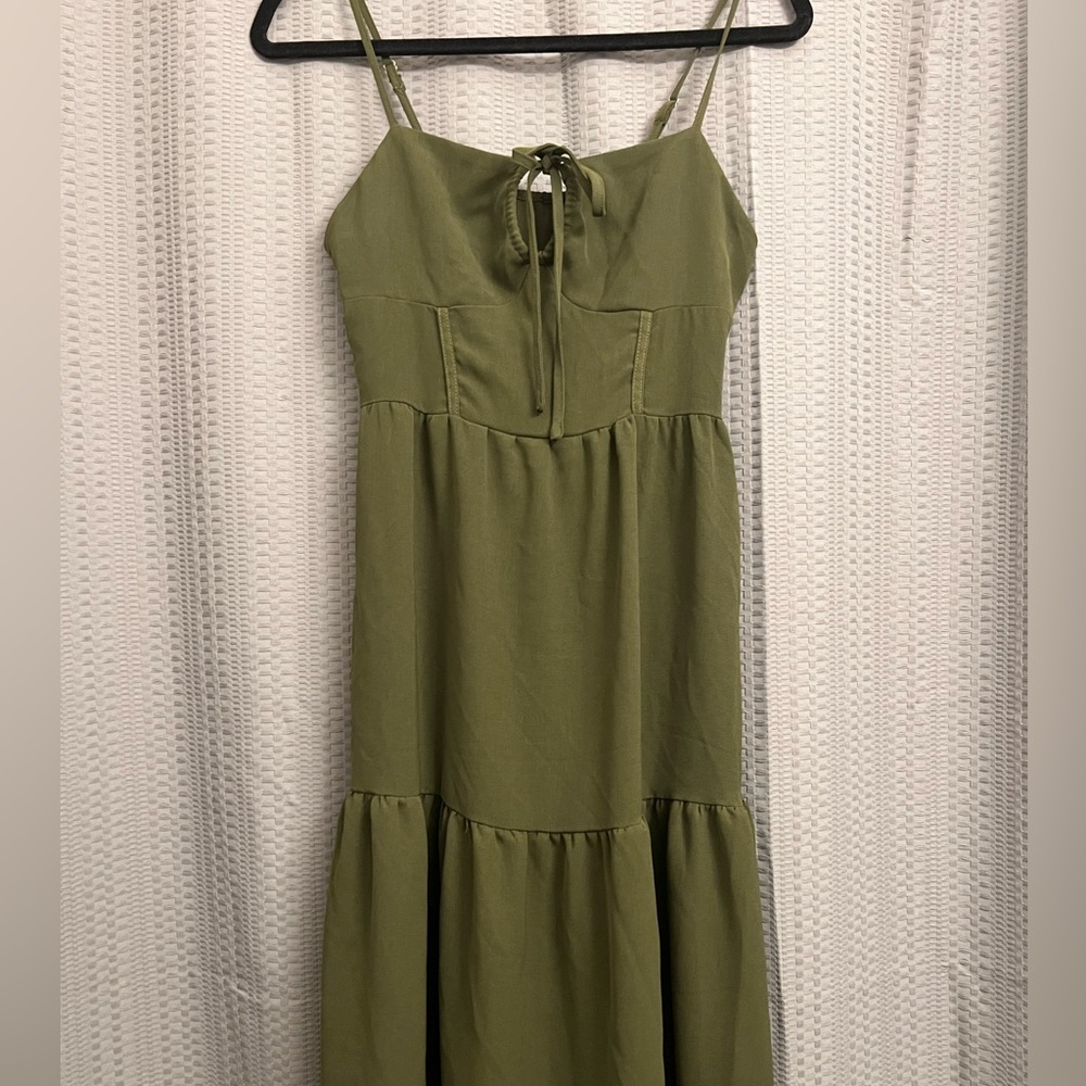 Knotted V-neck Ruffle Sleeveless Maxi Dress